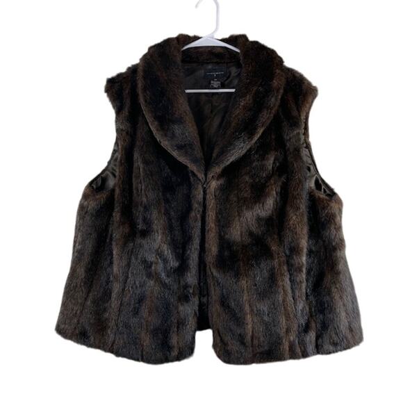 Investments Jackets & Blazers - Investments II women's 3X plus faux fur vest with collar.